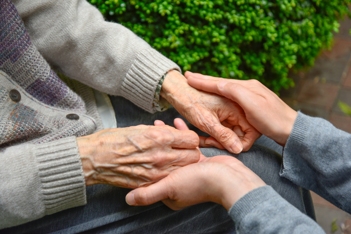 How Home Care Agencies Support Families of People with Dementia
